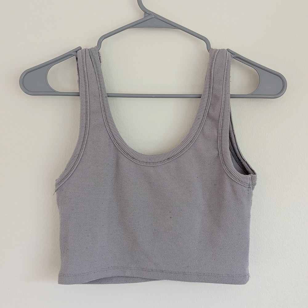 Signature Gray Ribbed Crop Top - Picture 4 of 4